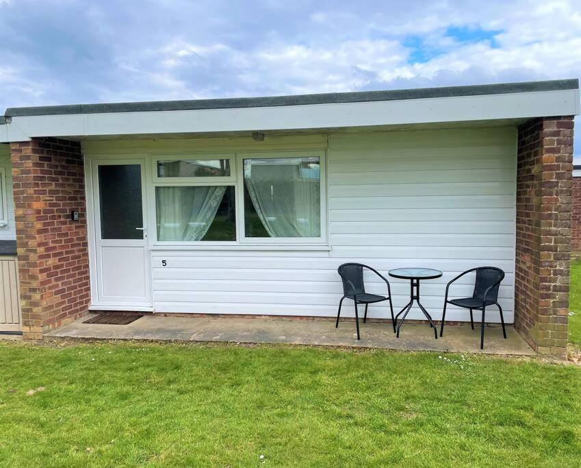 5 Hemsby Holiday Chalet, Convenient For Sandy Beach Exterior photo