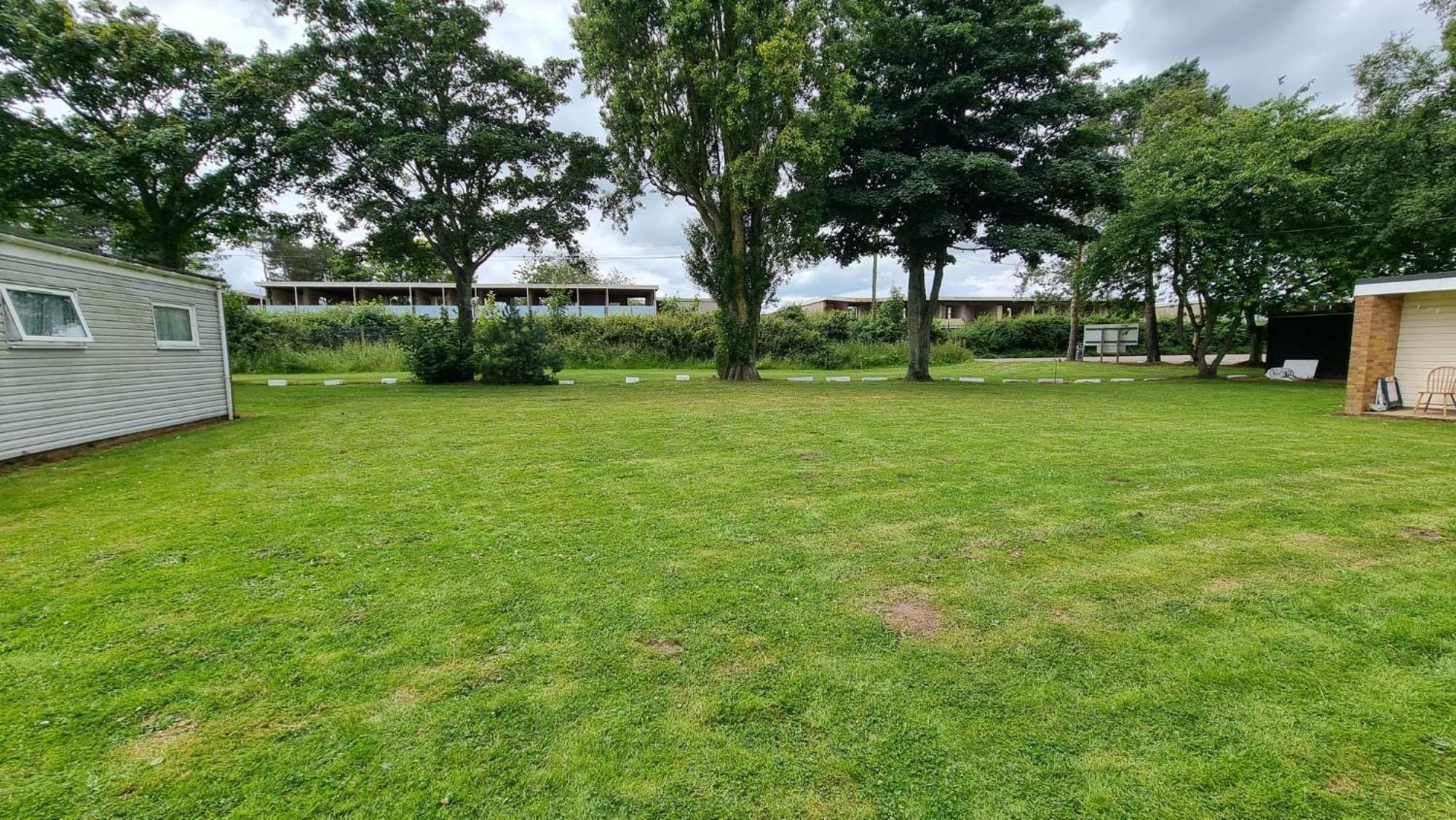 5 Hemsby Holiday Chalet, Convenient For Sandy Beach Exterior photo